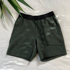 Lululemon At Ease Short 7”